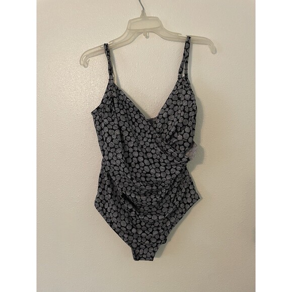 Aqua Green Womens One Piece Slimming Swimsuit Size XL - Picture 1 of 5